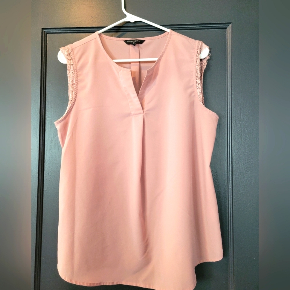Banana republic factory dust pink top size medium